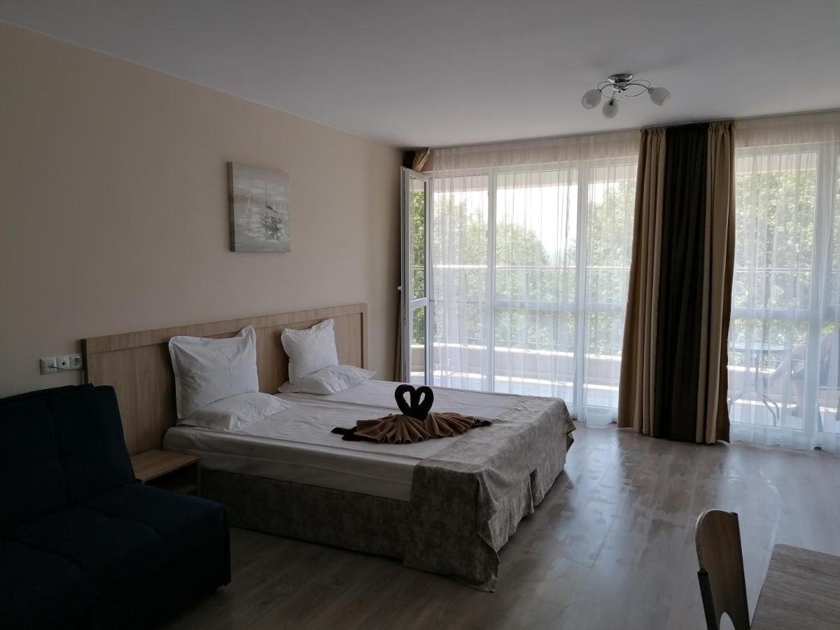 Apart Allure Dobi Aparthotel Primorsko Exterior photo
